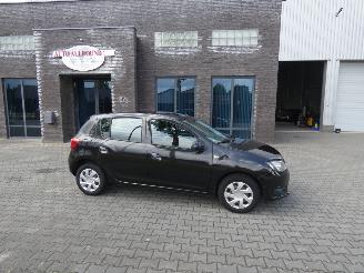 Vaurioauto  passenger cars Dacia Sandero 0.9 TCe Lauréate Nieuwe APK 2015/2
