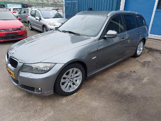 uszkodzony samochody osobowe BMW 3-serie 3 serie Touring (E91) Combi 320d 16V Corporate Lease 2011/9