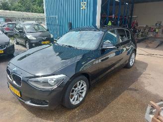 uszkodzony samochody osobowe BMW 1-serie 1 serie (F20) Hatchback 5-drs 116d 1.6 16V 2013/1
