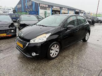 krockskadad bil auto Peugeot 208 1.2 VTI 60KW Blue Lease Airco Navi 5-Drs NAP 2012/7