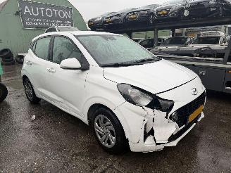 uszkodzony samochody osobowe Hyundai I-10 1.0 49KW Comfort Airco 5-Deurs Led NAP 2021/12
