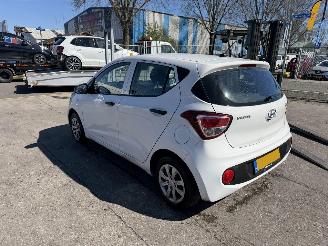 uszkodzony samochody osobowe Hyundai I-10 1.0i 49KW I-Drive 5-Deurs 2018/10