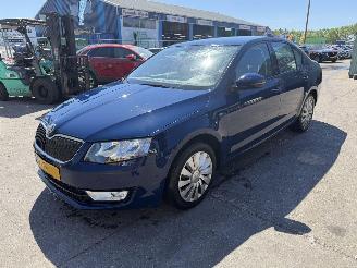 Schadeauto Skoda Octavia 1.4 TSI 103KW Airco Sedan Greentech Ambition NAP 2014/3