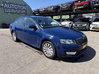 Schadeauto Skoda Octavia 1.4 TSI 103KW Airco Sedan Greentech Ambition NAP 2014/3