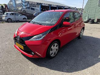 Coche accidentado Toyota Aygo 1.0 VVT-I X-Play Airco Navi Led Camera 5-Drs 2015/9
