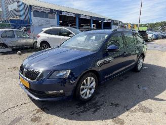 Schadeauto Skoda Octavia 1.6 TDI 85KW DSG Clima Navi Camera Greentech Ambition Business NAP 2018/1