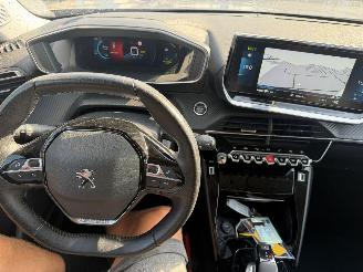 Peugeot e-2008 50 kWh 100KW Allure Pack Clima Navi Led picture 8