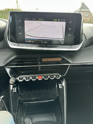 Peugeot 208 Allure picture 23