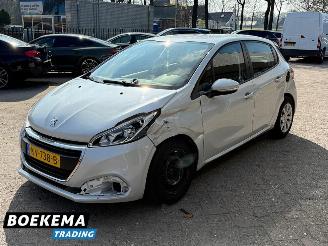 Peugeot 208 1.2 PureTech Blue Lion Navigatie Airco Cruise picture 4