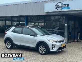 uszkodzony samochody osobowe Kia Stonic 1.0 T-GDi MHEV Dynamic Automaat Navigatie Camera 2022/12