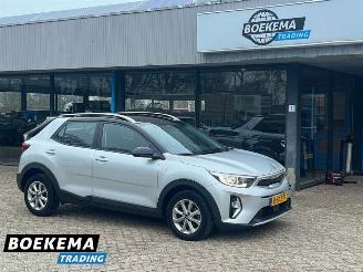 Auto incidentate Kia Stonic 1.0 T-GDi MHEV Dynamic Automaat Navigatie Camera 2022/12