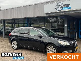 Schadeauto Opel Insignia 2.0 T Sport 4x4 250PK Aut Navi Climate Stoelver. 2011/10