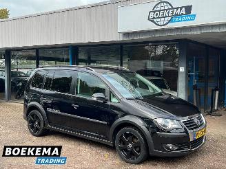 damaged passenger cars Volkswagen Touran 1.4 TSI Cross Xenon Airco Cruise PDC Trekh. 2009/6
