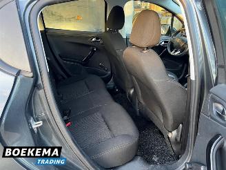 Peugeot 208 1.2 PureTech Style Navi Climate Cruise PDC picture 19