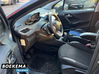 Peugeot 208 1.2 PureTech Style Navi Climate Cruise PDC picture 15