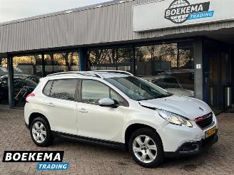 Schadeauto Peugeot 2008 1.2 VTi Active Premium Navi Cruise Airco PDC Trekh. 2014/3