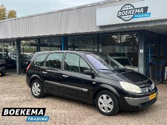 Vaurioauto  passenger cars Renault Grand-scenic 1.6 16V Dynamique 7-Pers Climate Cruise 2004/5