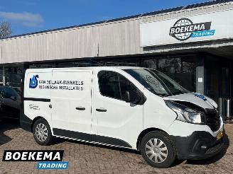 krockskadad bil auto Renault Trafic 1.6 DCI 140PK Turbo Airco Navigatie Cruise Schuifdeur Trekhaak 2015/5