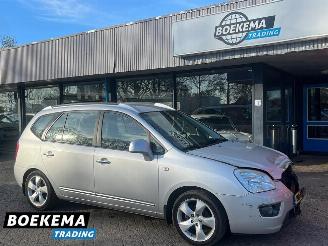 Vaurioauto  passenger cars Kia Carens 2.0 CVVT X-clusive 7-Persoons Leer Navigatie Stoelverw. Airco 2007/11