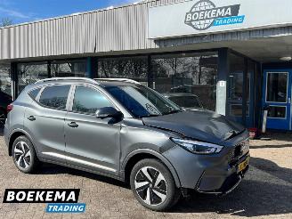 Unfallwagen MG ZS EV Long Range Luxury 70 kWh Panorama Leer Camera Navigatie 2023/12