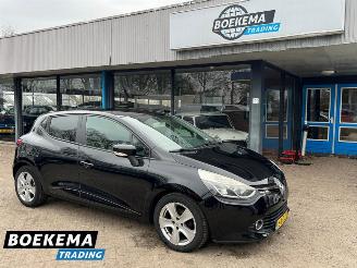 skadebil auto Renault Clio 0.9 TCe Expression Navigatie Airco Cruise 2012/12