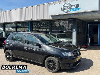 krockskadad bil auto Dacia Sandero 1.2 16V Airco Elek-Ramen 2015/2