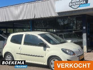 skadebil auto Renault Twingo 1.5 dCi Collection Airco Cruise 2011/7