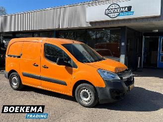 krockskadad bil bedrijf Peugeot Partner 120 1.6HDi Premium Airco Cruise PDC 2018/4