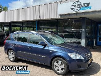 damaged passenger cars Kia Cee d cee'd 1.4 X-tra Climate PDC Trekhaak 2008/1