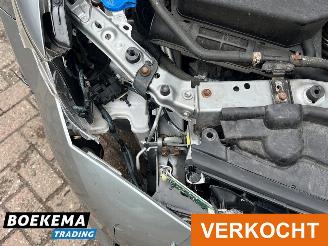 Toyota Auris Touring Sports 1.8 Hybrid Dynamic Navigatie Cruise Climate picture 15