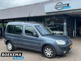 Schadeauto Peugeot Partner 1.6 16V Zenith 2 Airco 5-Peroons 2xSchuifdeur Cruise Trekhaak 2005/7