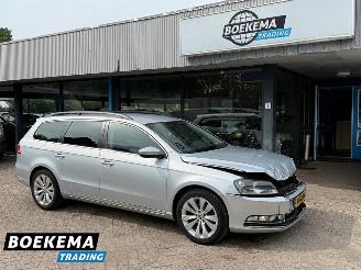 Auto incidentate Volkswagen Passat Variant 1.4 TSI Highline Navigatie Stoelverwarming Cruise PDC 2013/10