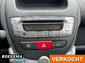 Toyota Aygo 1.0-12V + Automaat Airco Leer picture 16