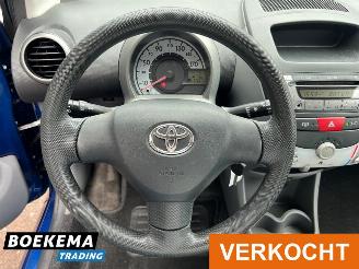 Toyota Aygo 1.0-12V + Automaat Airco Leer picture 13