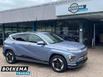 Voiture accidenté Hyundai Kona Comfort Smart 48.4 kWh HUD Stuur- en Stuurverwarming 2024/7