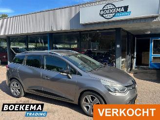 Vaurioauto  passenger cars Renault Clio Estate 1.5 dCi ECO Authentique R-Link Navigatie Airco Cruise 2014/7