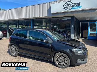 Vaurioauto  passenger cars Volkswagen Polo 1.4 TSI BlueGT 140PK Stoelverwarming Clima Navi 2013/10