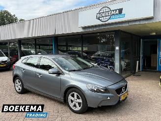 Unfallwagen Volvo V-40 2.0 T2 Nordic Navigatie Cruise Climate PDC 2018/3