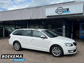 Unfallwagen Skoda Octavia Combi 1.2 TSI Businessline Automaat Navi Cruise Clima 2016/2