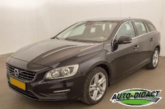 skadebil auto Volvo V-60 D6 2.4 AWD Plug In Hybrid Phev 2015/1