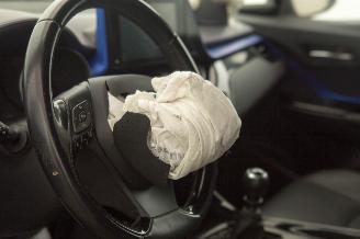 Toyota CH-R 1.2 benzine 137.857 km picture 23