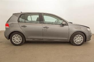 Volkswagen Golf 1.6 TDI Navi picture 37