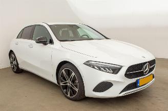 Mercedes A-klasse A180 Motor loopt Luxury Line Automaat Koppakking defect picture 2