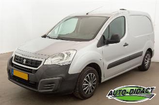 damaged commercial vehicles Peugeot Partner 120 1.6 BlueHDi 75 Premium 140.301 km nap 2018/7