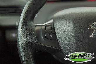 Peugeot 208 1.2 Airco picture 12