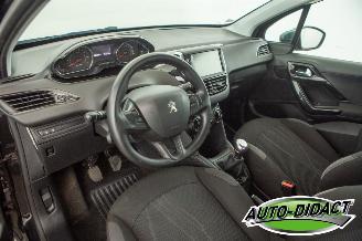Peugeot 208 1.2 Airco picture 22