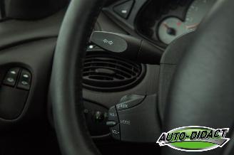 Ford Focus 1.4-16V Trend Airco picture 12