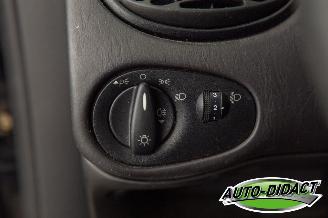 Ford Focus 1.4-16V Trend Airco picture 11