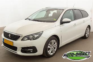 Auto incidentate Peugeot 308 1.2 PureTech Clima Navi Pano Camera Blue Lease Executive 2019/10