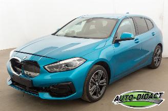 Unfallwagen BMW 1-serie 118i Automaat Digi Dash Camera Clima Navi 2022/11